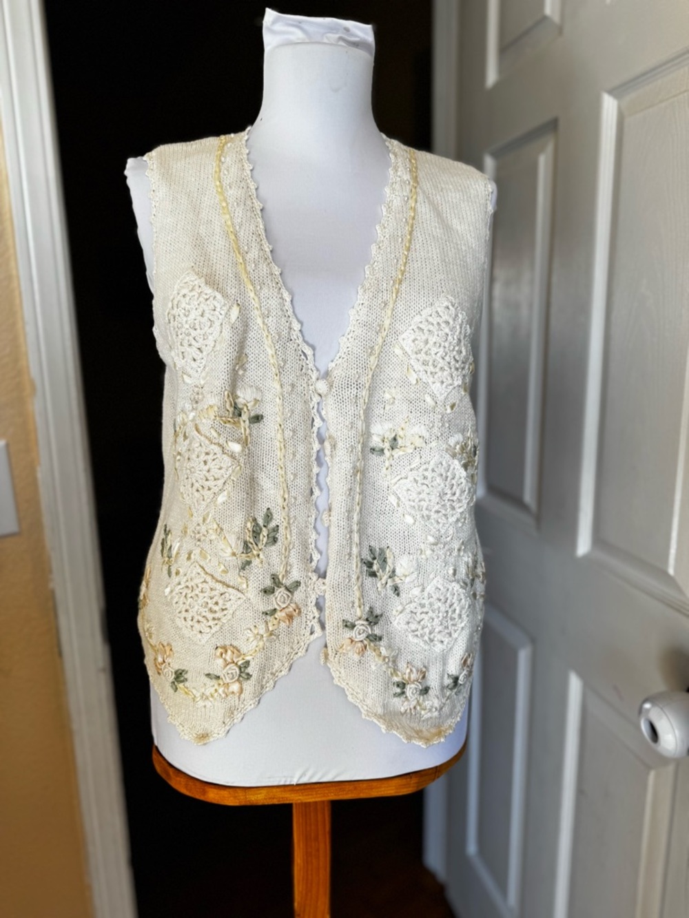 Hand-Knit Cream Floral Embroidered Women's Vest